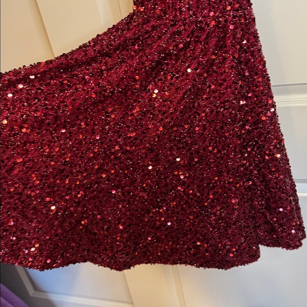 Minuet Red V-Neck dress - - Picture 7 of 16